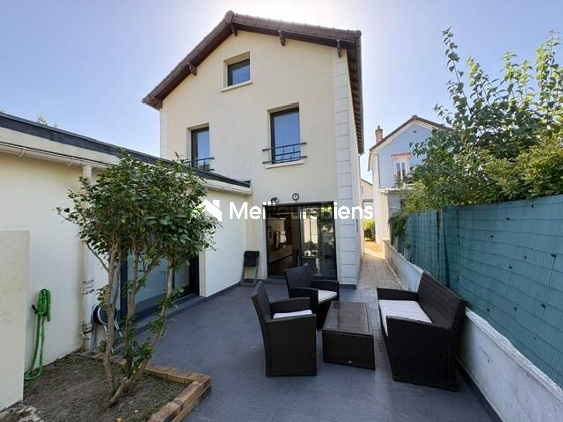 Maison individuelle 6 pièces 143 m² habitable sur terrain de 747 m²