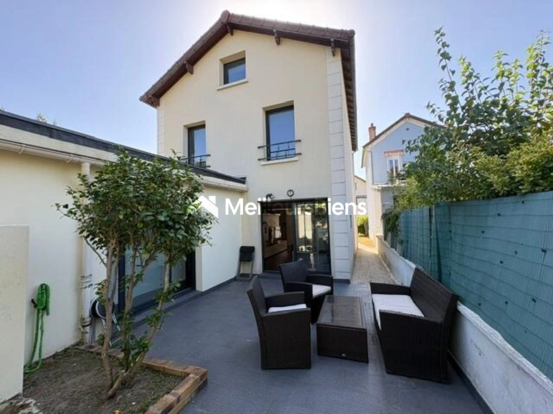 Maison individuelle 6 pièces 143 m² habitable sur terrain de 747 m²