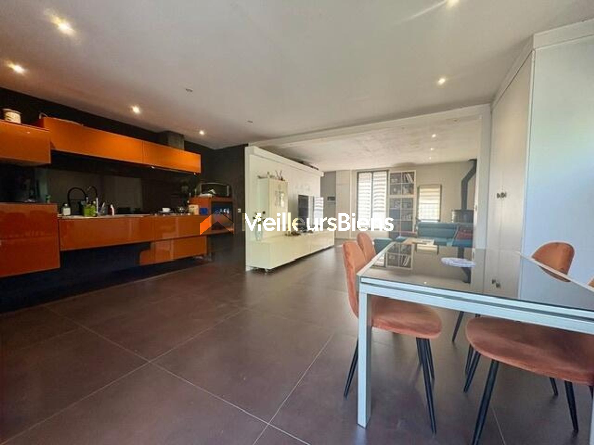 Maison individuelle 6 pièces 143 m² habitable sur terrain de 747 m²