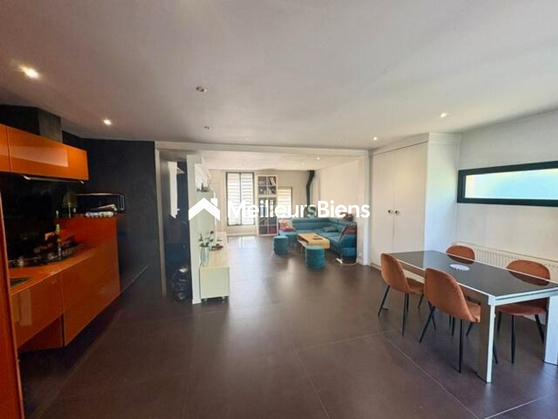 Maison individuelle 6 pièces 143 m² habitable sur terrain de 747 m²