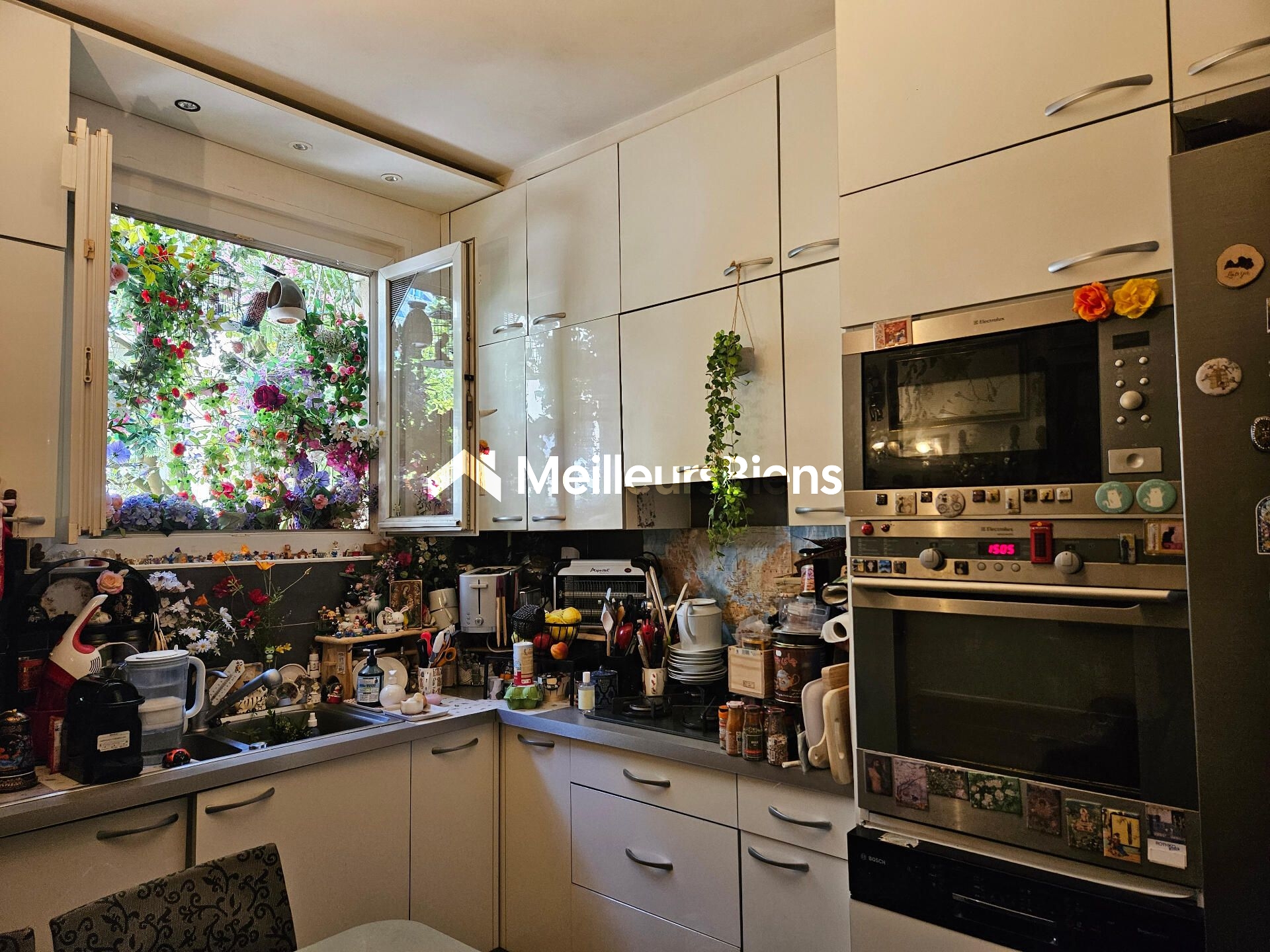 Appartement 4 pièces de 92 m² à Paris 75014 avec cave