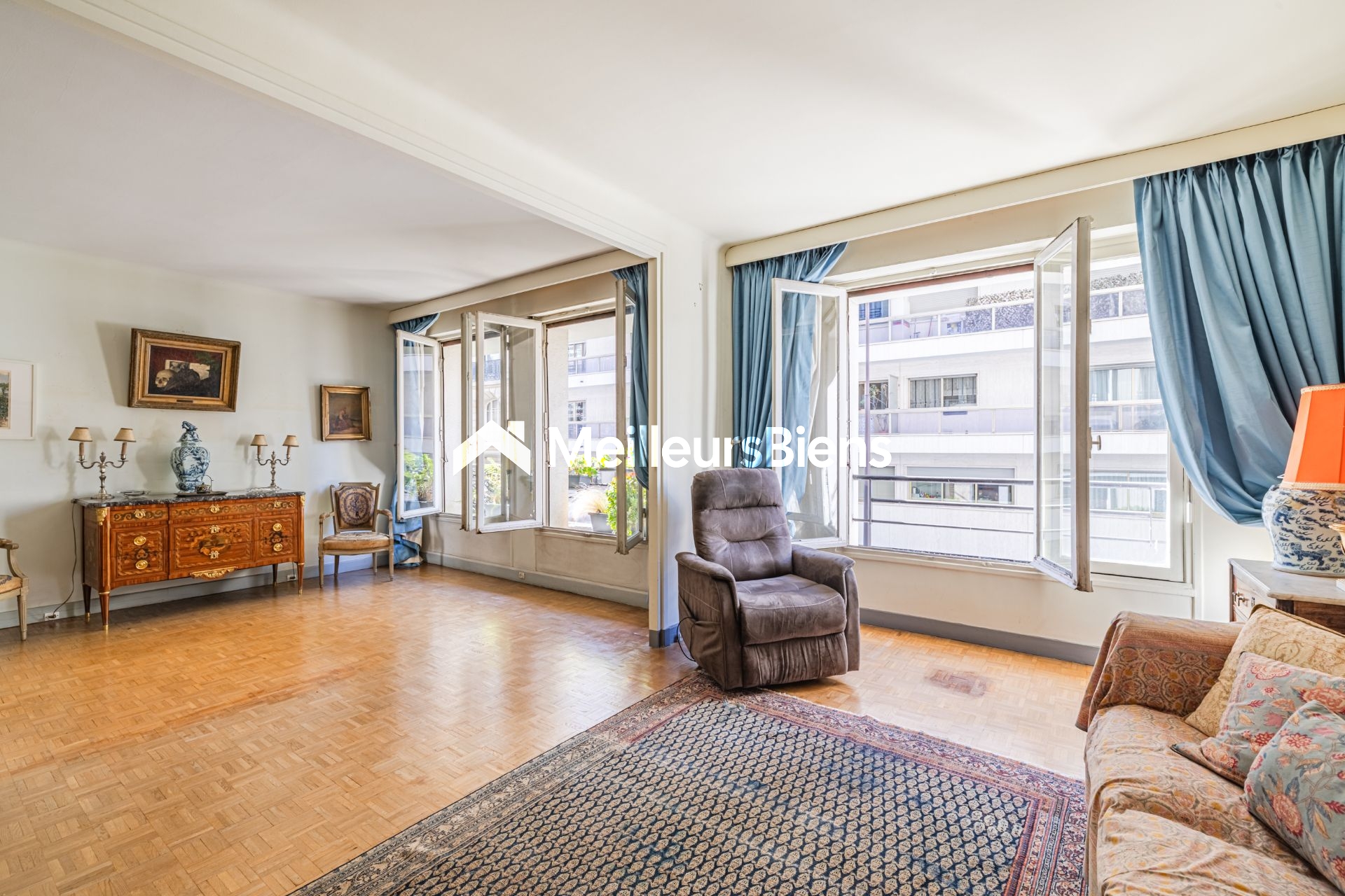 Paris 16ᵉ – Secteur Victor Hugo / Rue de la Pompe Rue Spontini | Appartement 4 pièces à rénover avec balcon – 73,52 m²