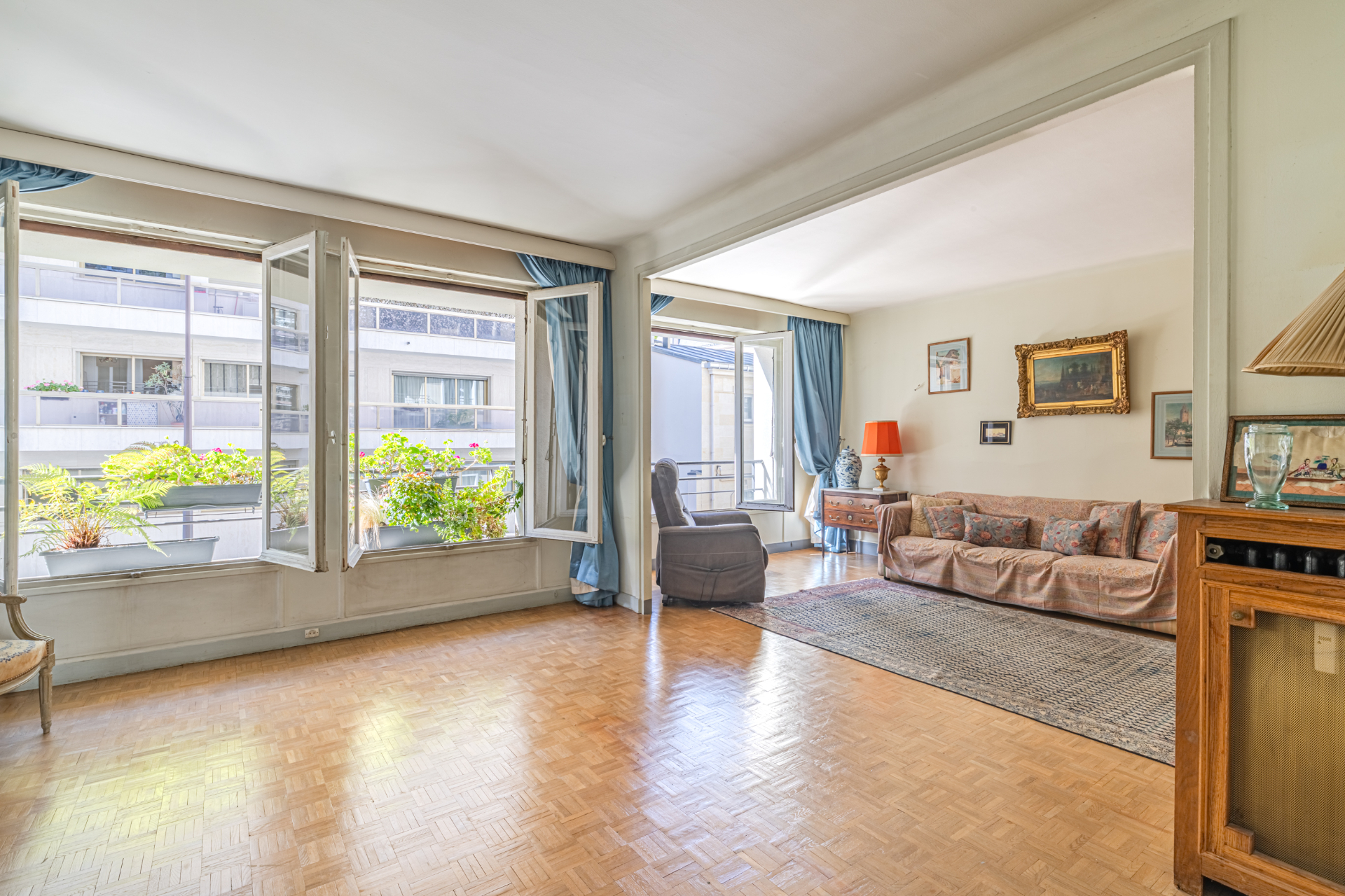 Paris 16ᵉ – Secteur Victor Hugo / Rue de la Pompe Rue Spontini | Appartement 4 pièces à rénover avec balcon – 73,52 m²