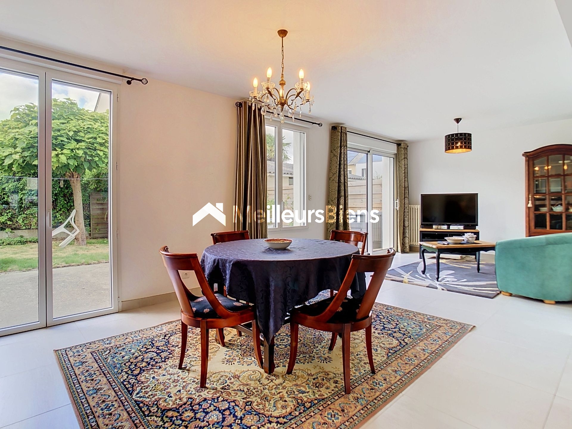 Belle maison familiale rénovée avec jardin et garage