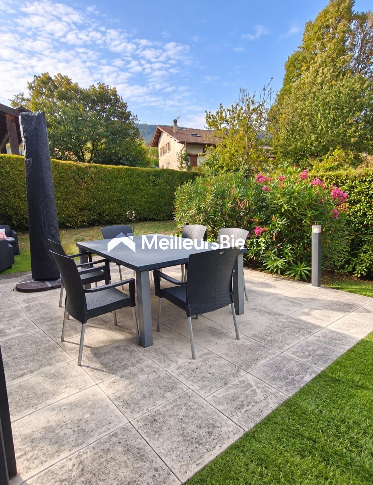 Superbe maison de village à Péron