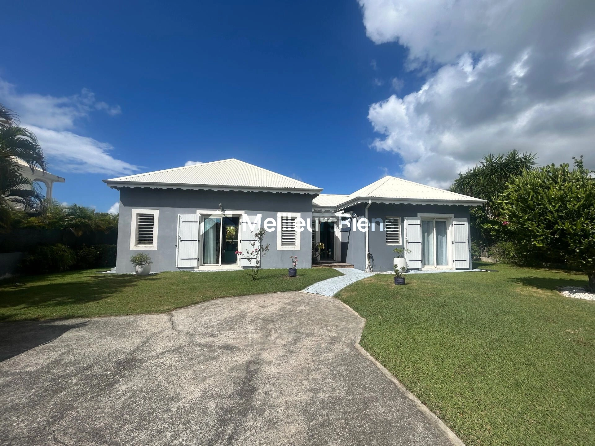 Maison 3 chambres + bungalow
