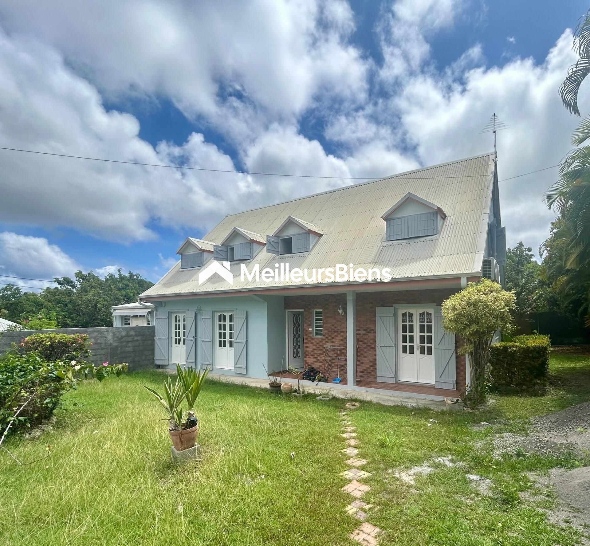 Maison 5 pièces 145 m² · à Saint François · 145 m² · 472 500 €