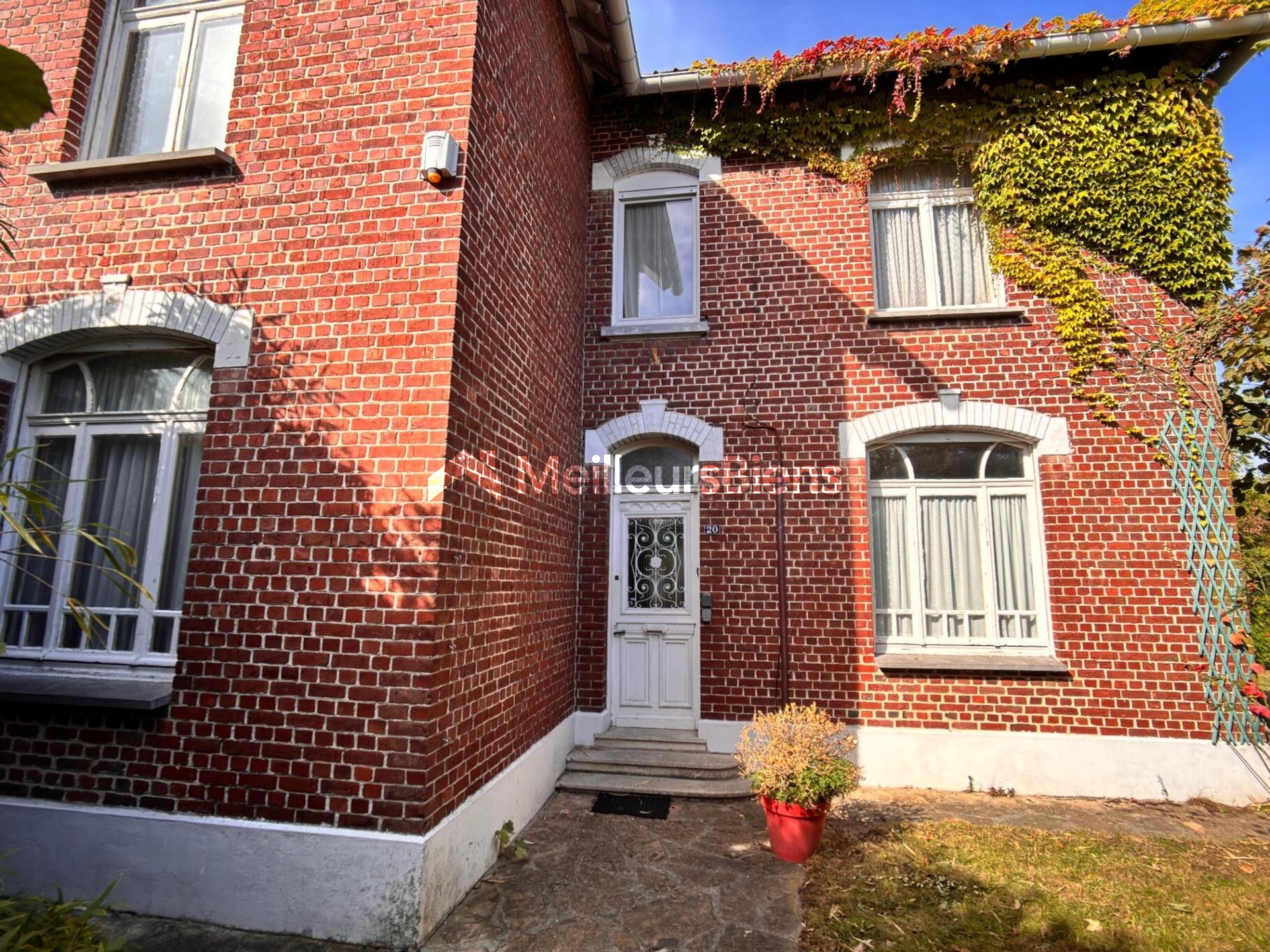 Maison 5 pièces 110 m² · à Bourghelles · 110 m² · 376 000 €