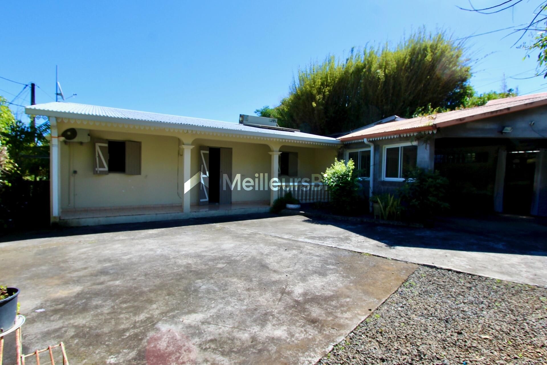 Maison 9 pièces 102 m² · à Petite-Île · 102 m² · 240 000 €