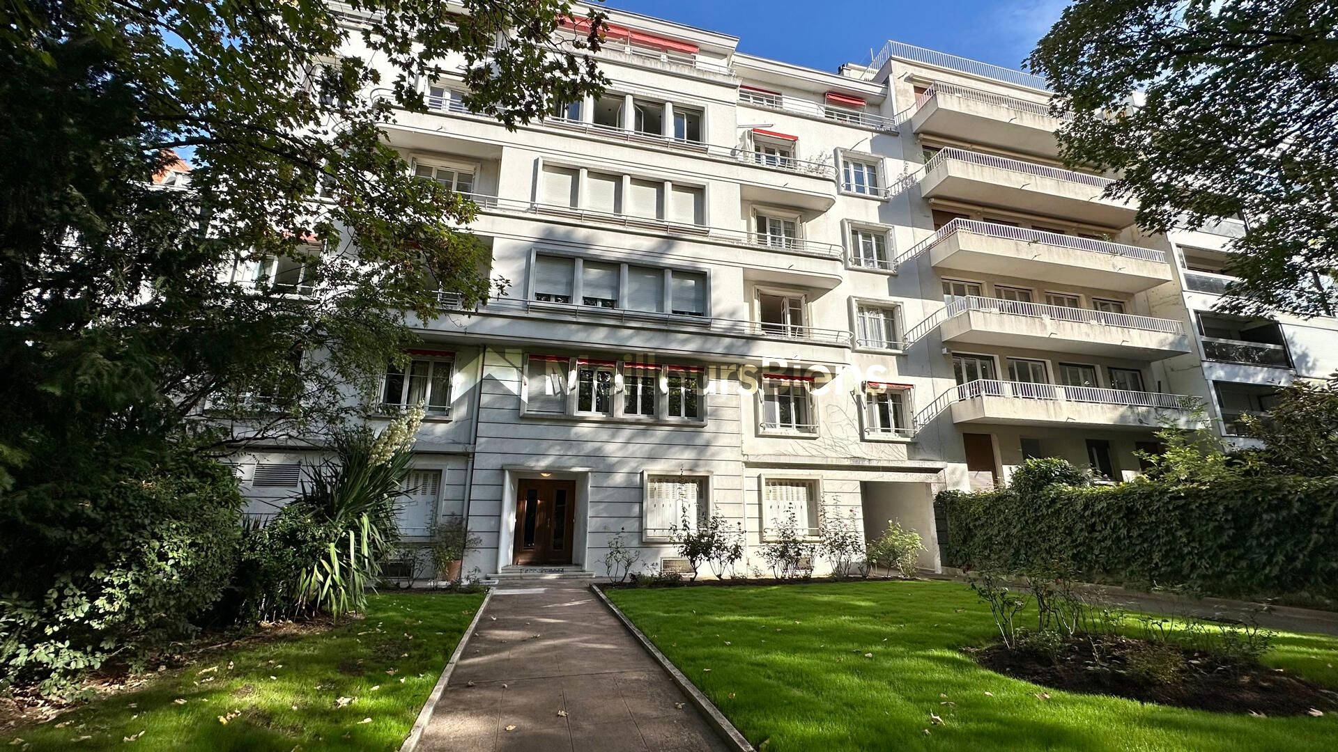 Appartement 4 pièces 93 m² · à Neuilly-sur-Seine · 92,7 m² · 838 000 €
