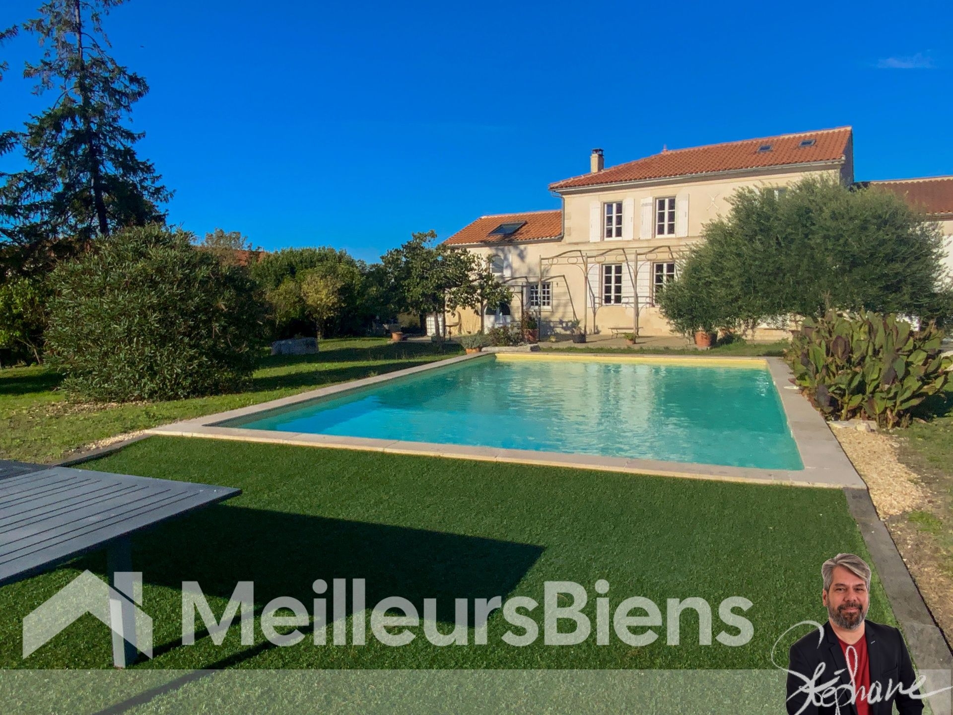Maison 8 pièces 238 m² · à Jarnac-Champagne · 238 m² · 368 000 €
