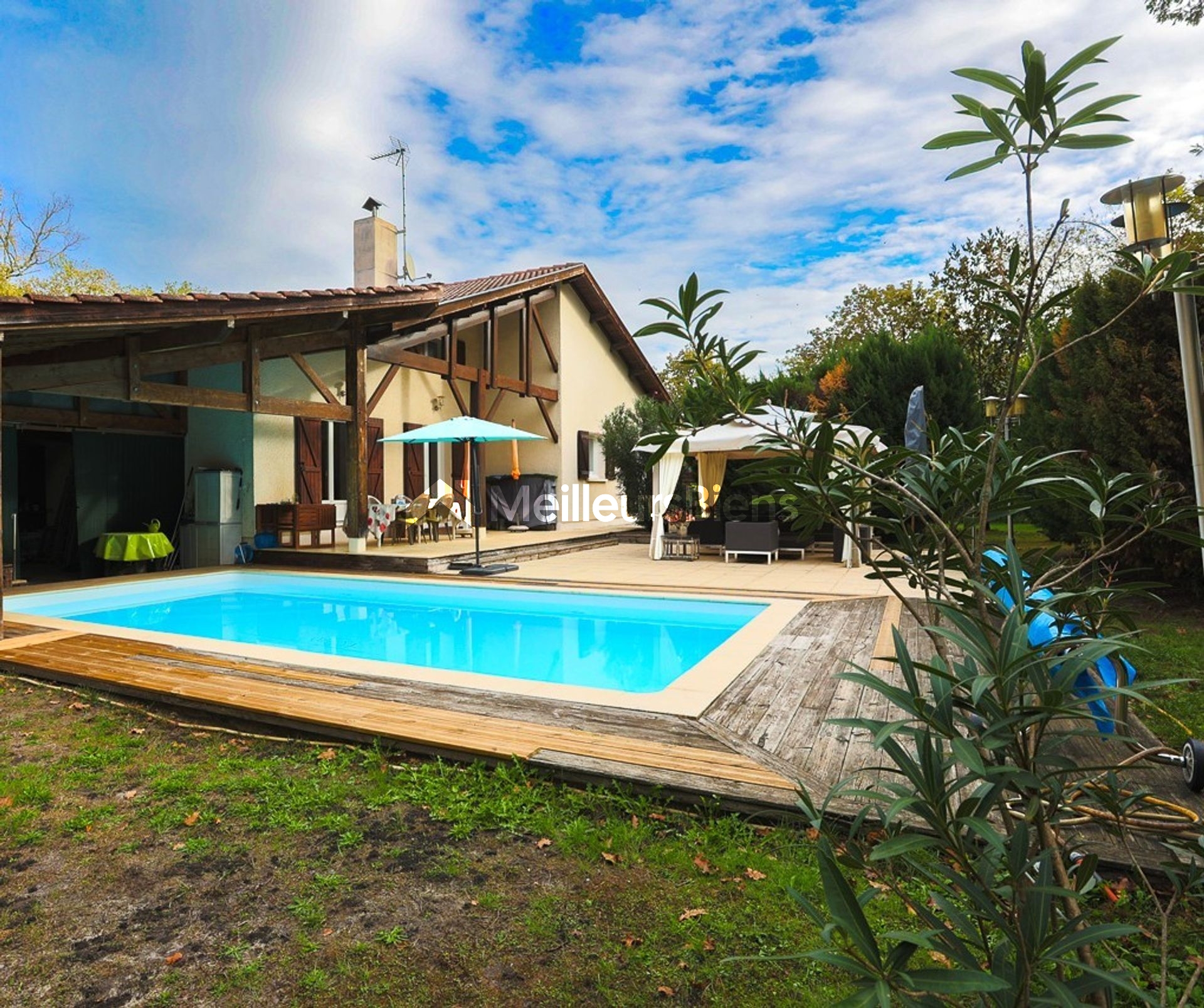 Maison 6 pièces 155 m² · à La Brède · 155 m² · 644 800 €