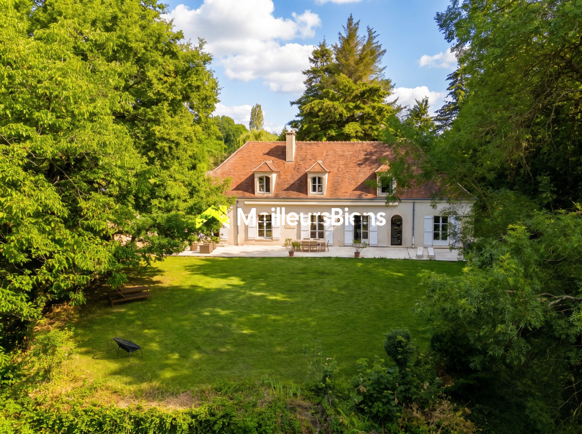 Maison 8 pièces 245 m² · à Feucherolles · 245 m² · 1 670 000 €