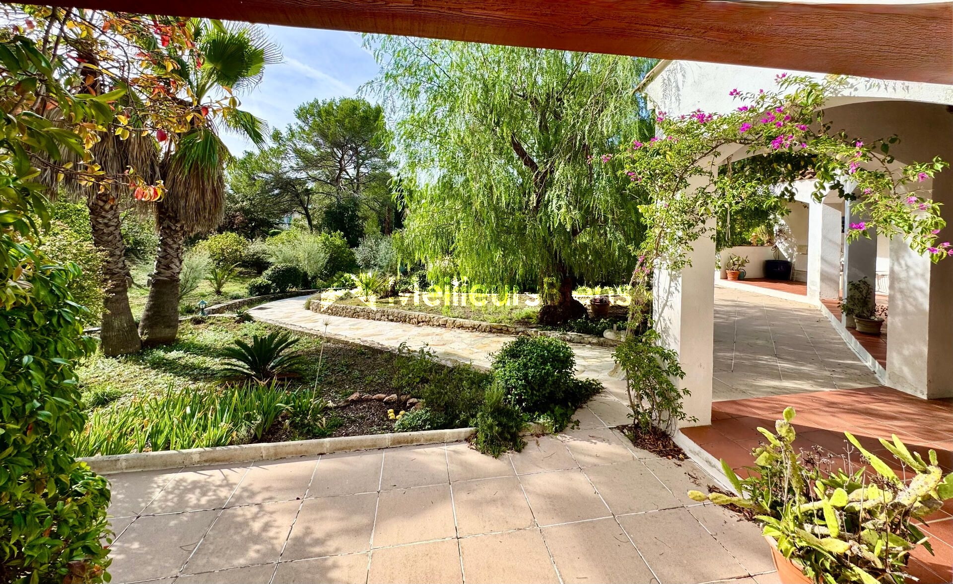 Maison 5 pièces 148 m² · à Roquebrune-sur-Argens · 148 m² · 649 000 €
