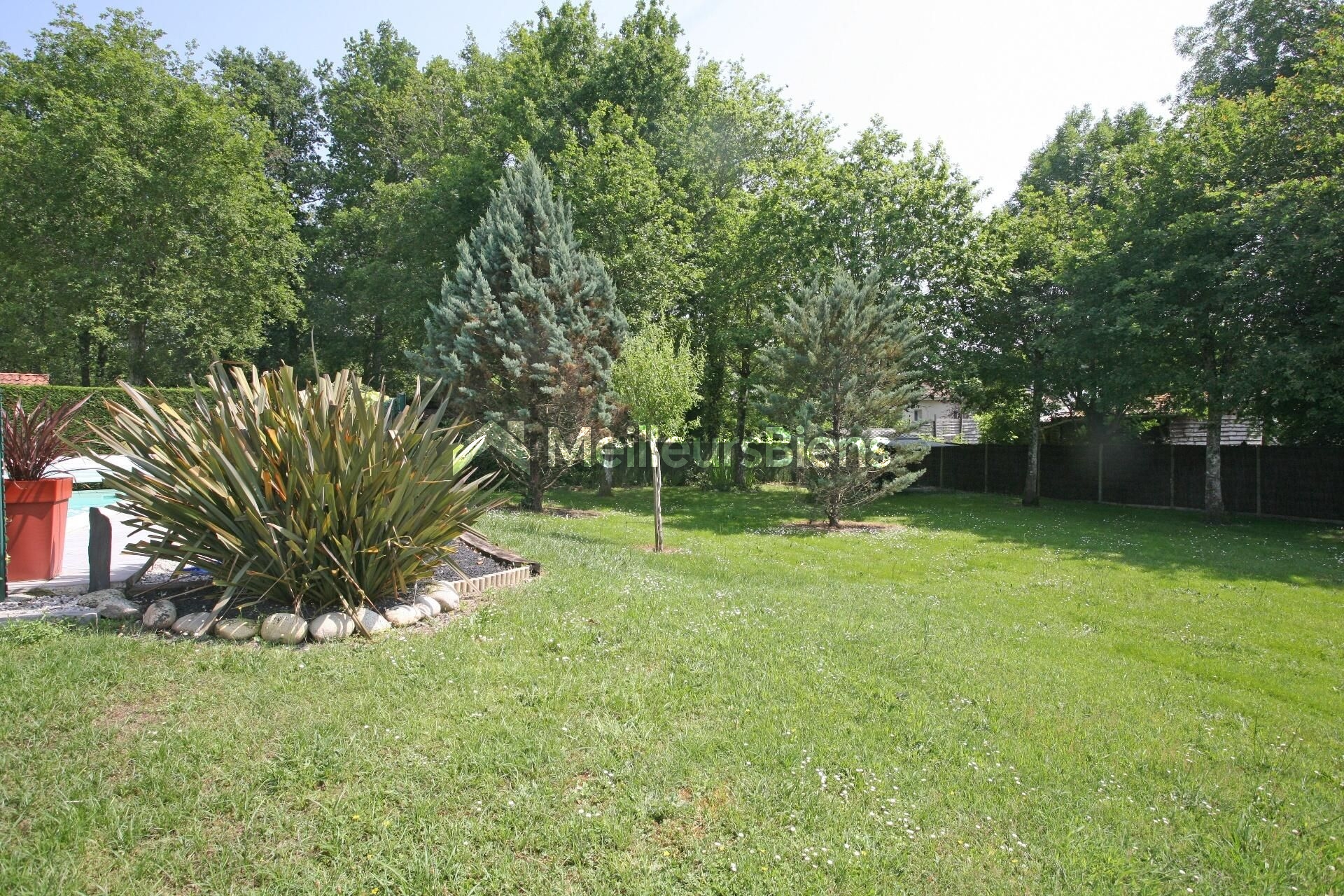 Maison familiale,  3 chambres + bureau  Parc 2250 m²