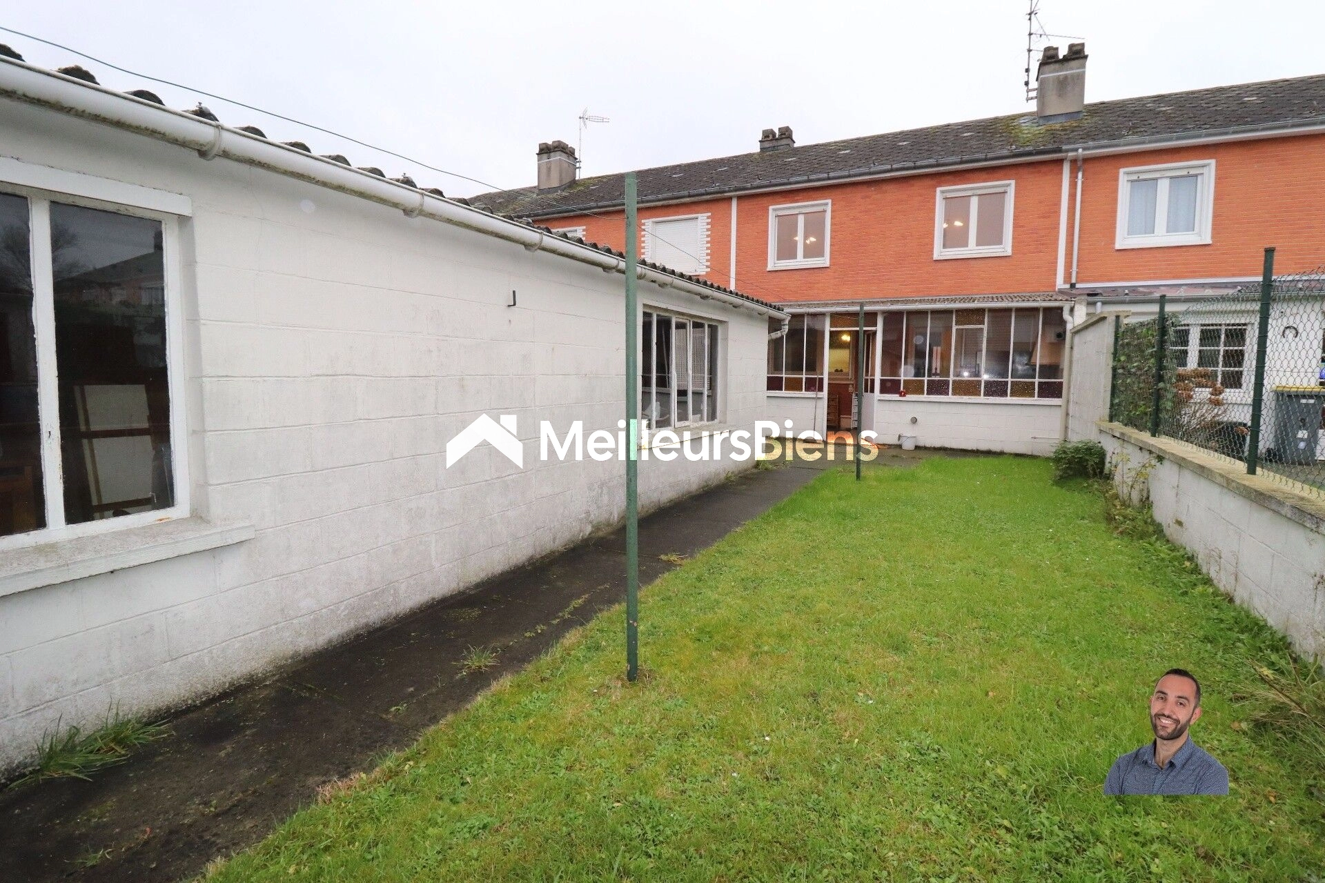 Maison à rénover 90 m² 3 chambres avec jardin.