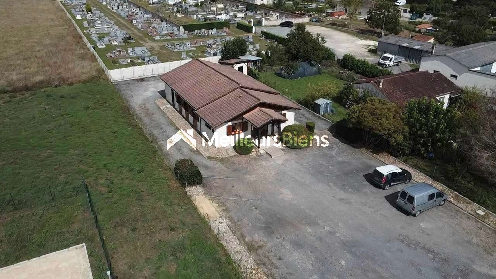 Local 162m² + parcelle de terrain constructible