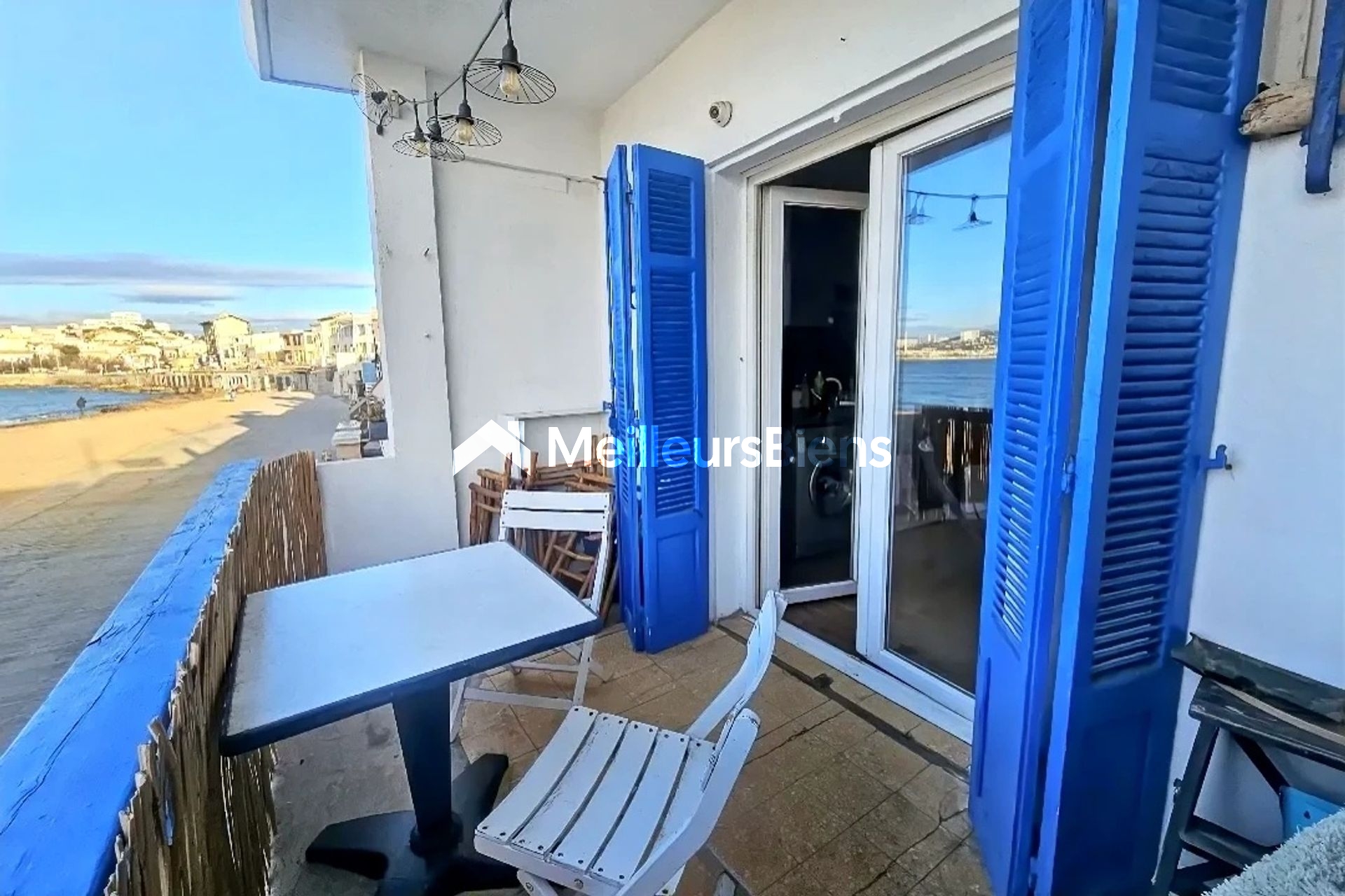 Cabanon duplex les pieds dans l'eau