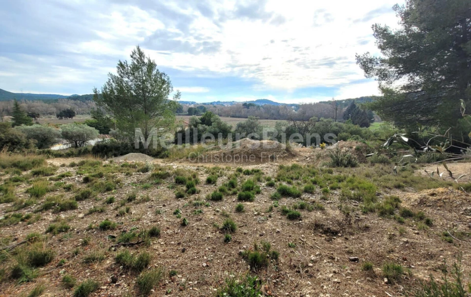 libre constructeur, 850m² orienté sud à VENTABREN