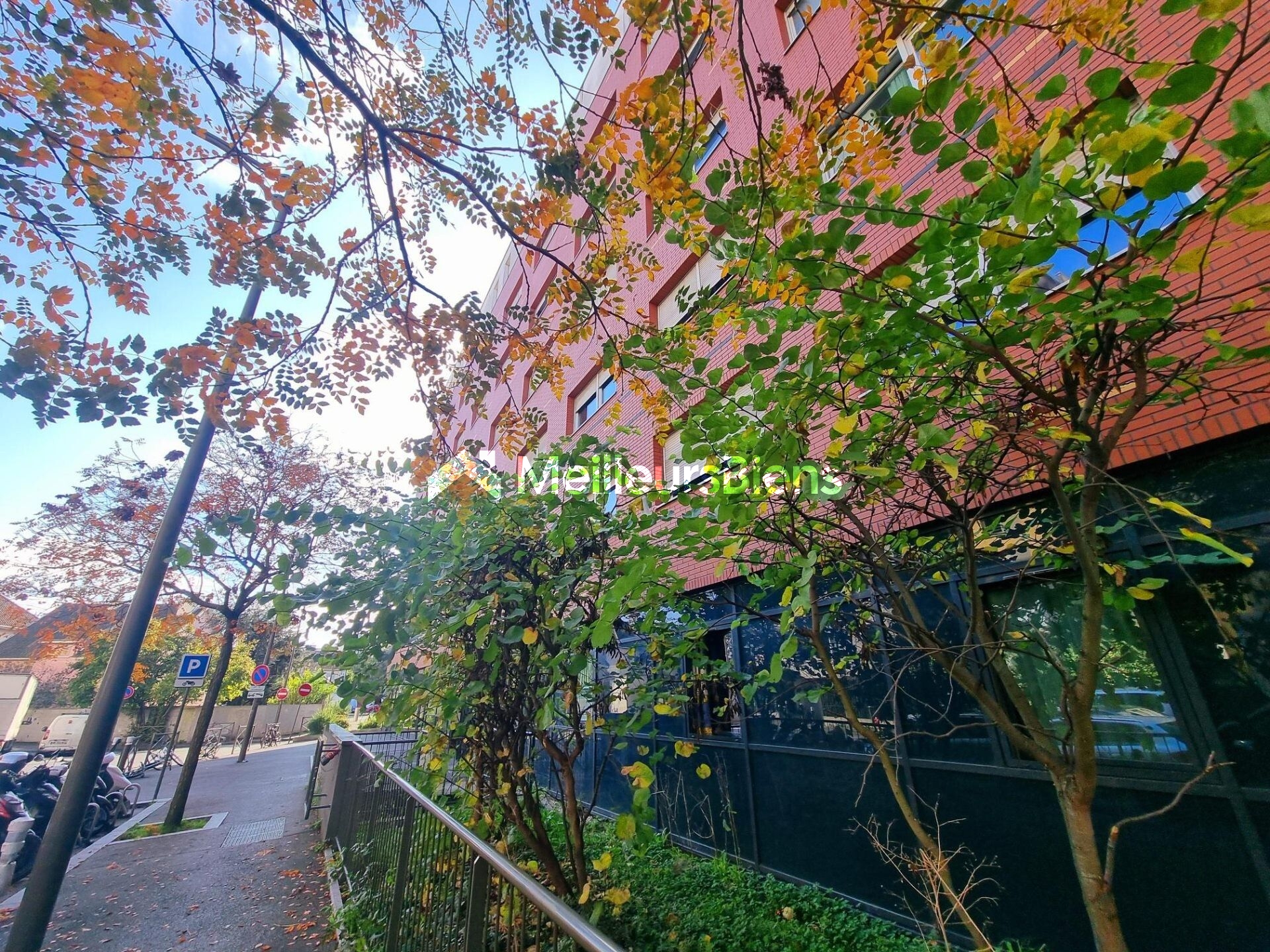 STUDIO MEUBLE INVESTISSEMENT LOCATIF METRO L11 à Rosny sous Bois Perrier