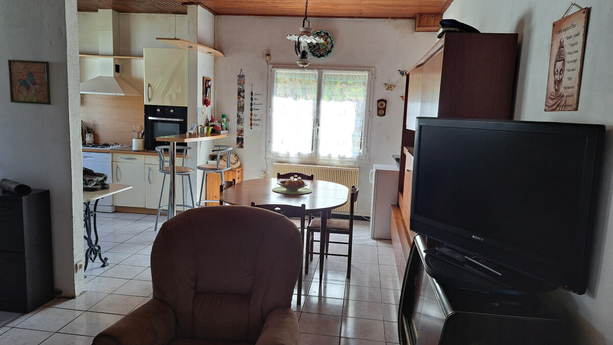 MAISON TRADITIONNELLE À PROXIMITÉ DES PLAGES OCÉANES AVEC DEPENDANCES