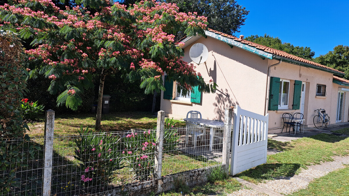 MAISON TRADITIONNELLE À PROXIMITÉ DES PLAGES OCÉANES AVEC DEPENDANCES