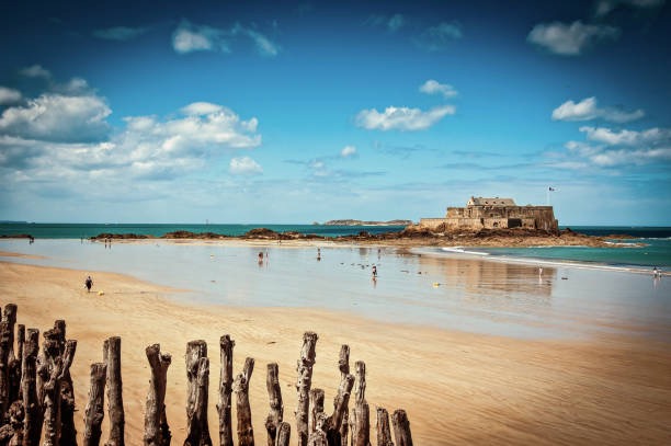 TERRAIN CONSTRUCTIBLE DE 1140M2 A SAINT MALO
