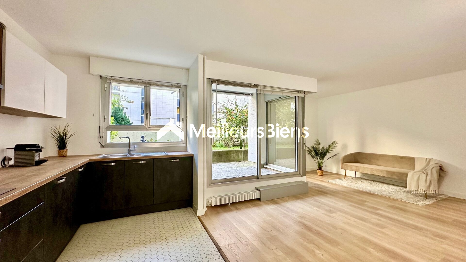 Appartement refait à neuf Place d'Alleray - 3 pièces - terrasse privative 23m2 - jardin privatif