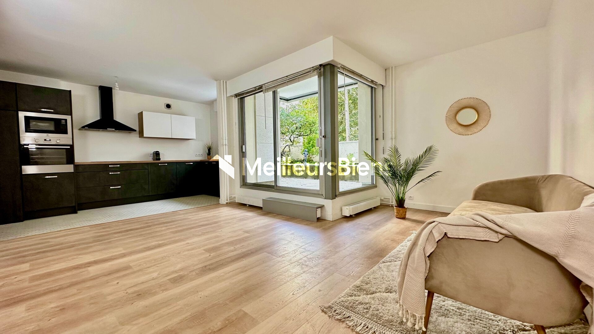 Appartement refait à neuf Place d'Alleray - 3 pièces - terrasse privative 23m2 - jardin privatif