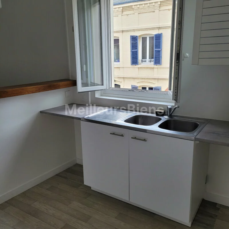APPARTEMENT ENTIEREREMENT RENOVE