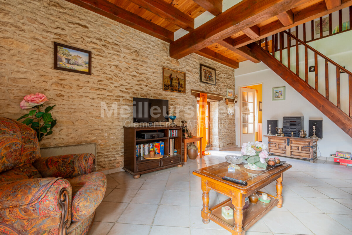Voulême - Exclusivité - Maison de campagne 153m2 - Grange