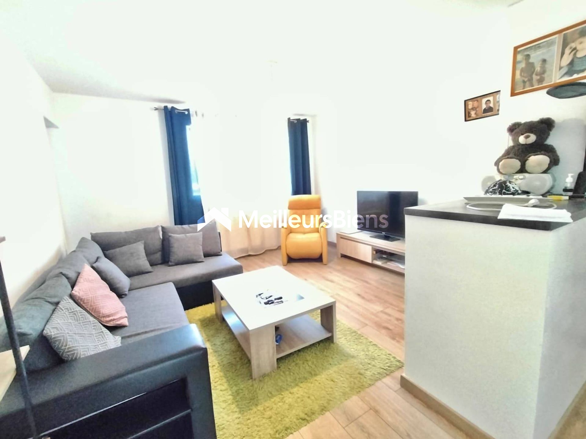Appartement T4 Rénové 2024 – 3 Chambres – Parking Privé – Châteaudun