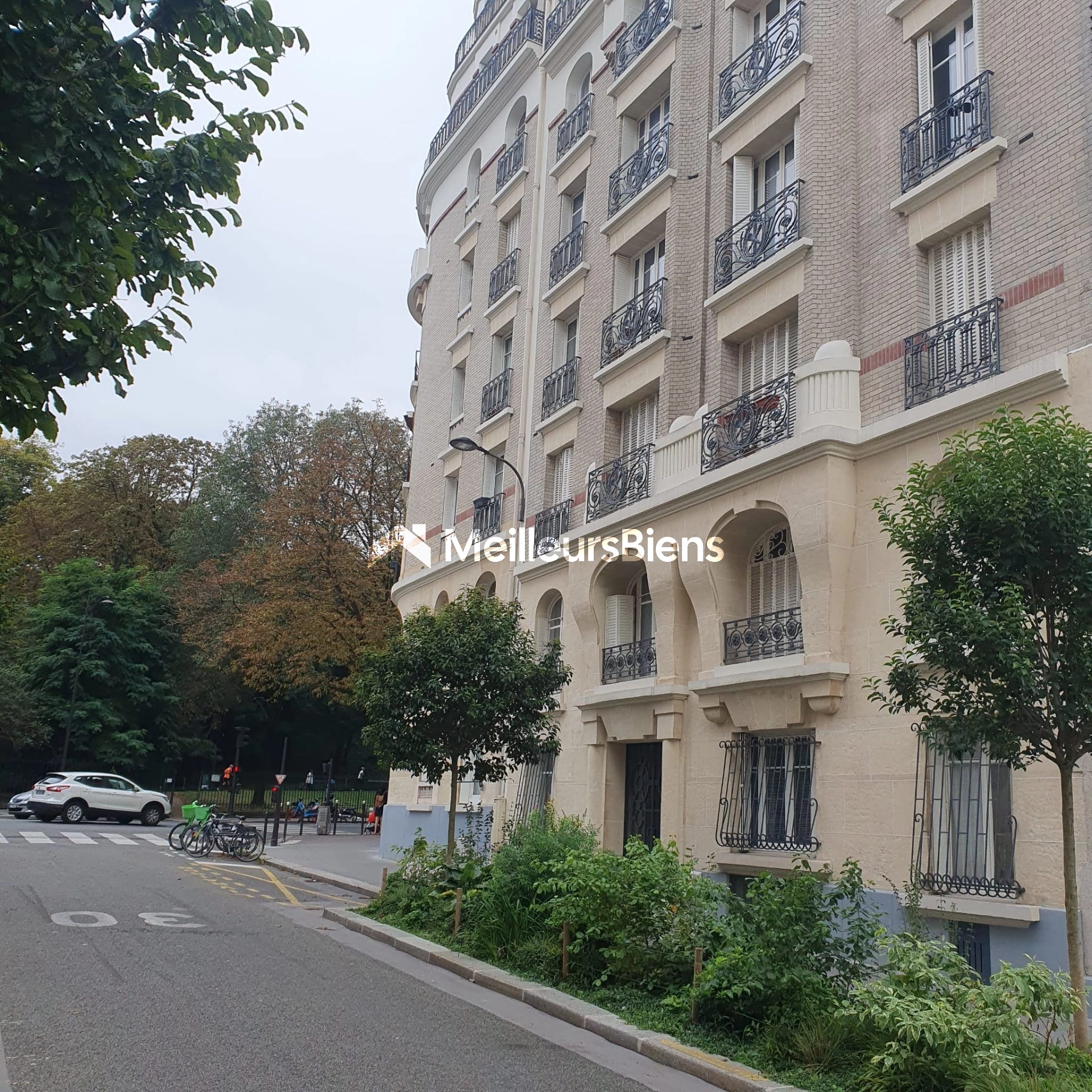 metro buttes chaumont/ mairie