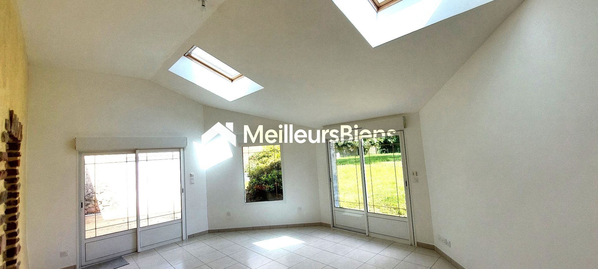 Maison d'environ 280m², 4 chambres, en campagne