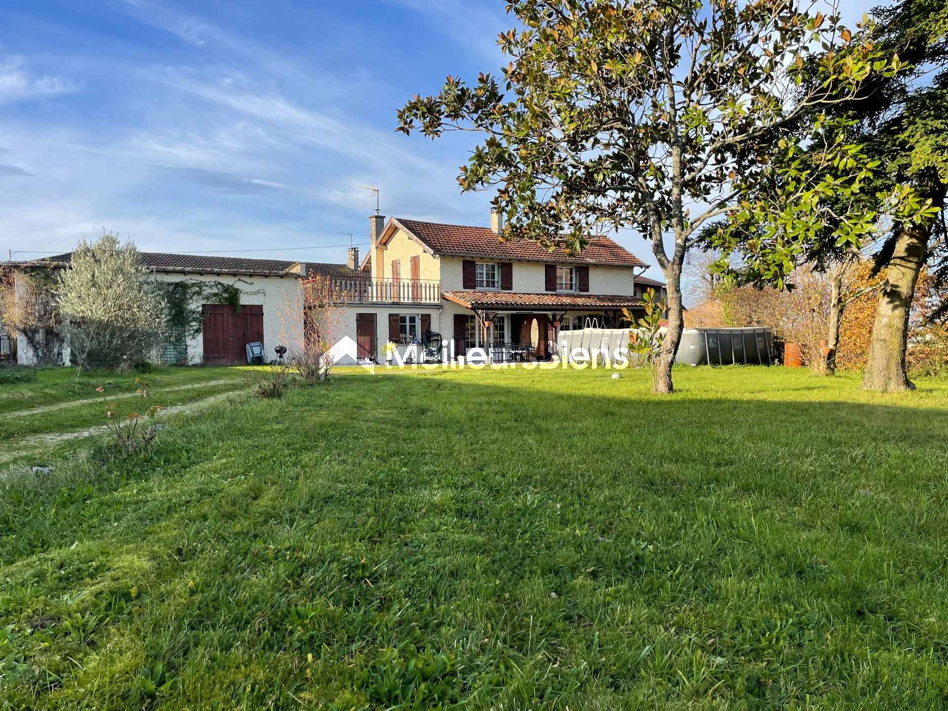 Maison de 135m² et dépendances sur un terrain clos de 1368m²