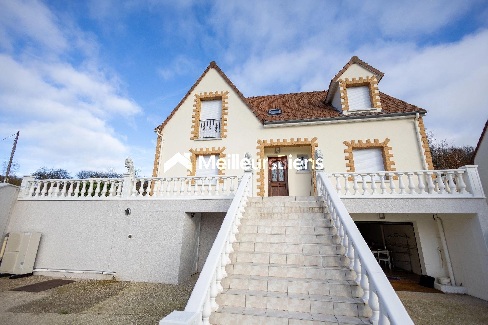 Grande maison familiale 4 chambres + sous-sol aménagé – Terrain 1063 m²