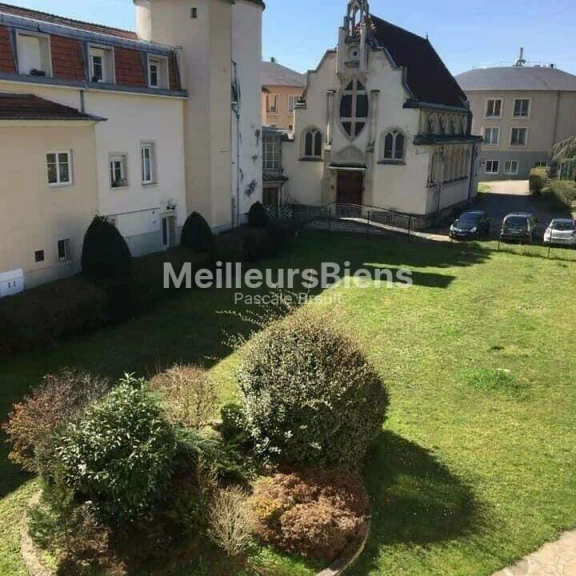 Essey les Nancy, Appartement T4  refait à neuf dans résidence de standing avec garage et extérieur