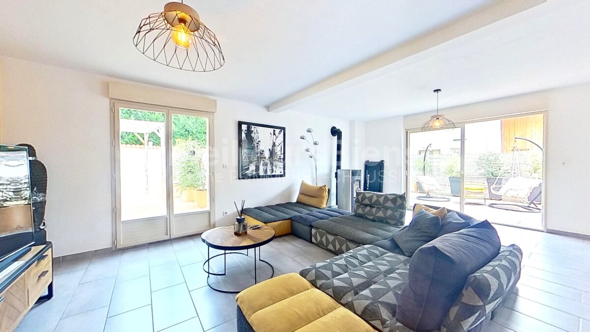 Maison de 136m² avec une terrasse et une cour de 120m²