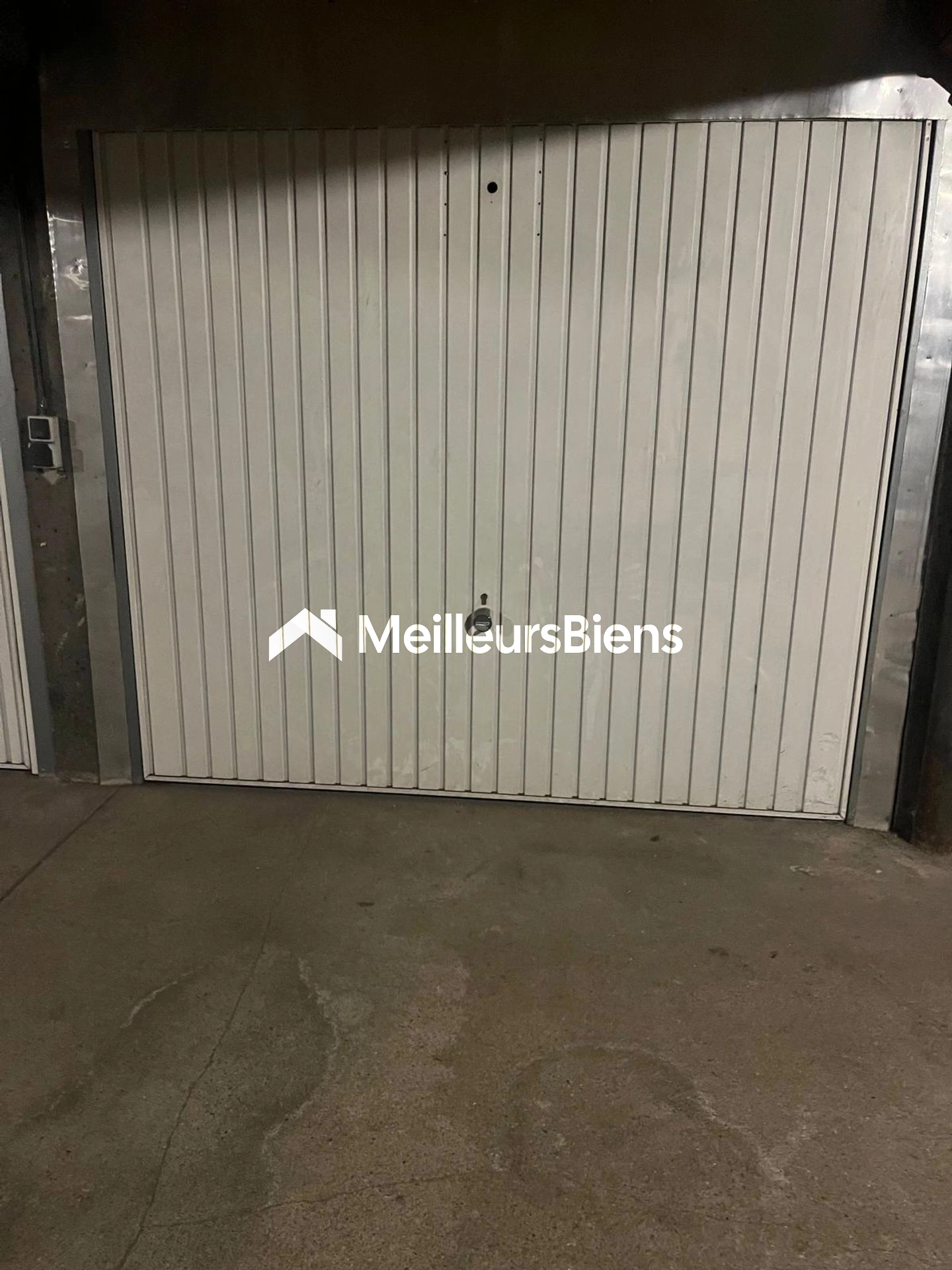 Box fermé 13m² gare des vallée la garenne colombes