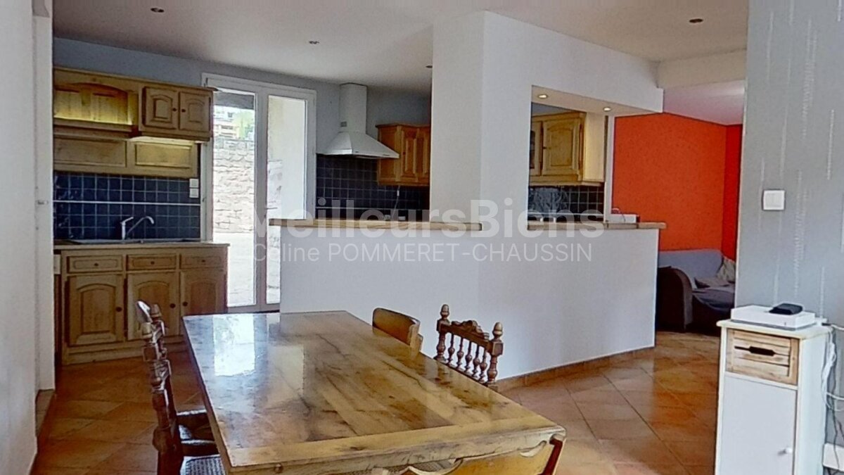 Maison en pierres de 150m² avec cour