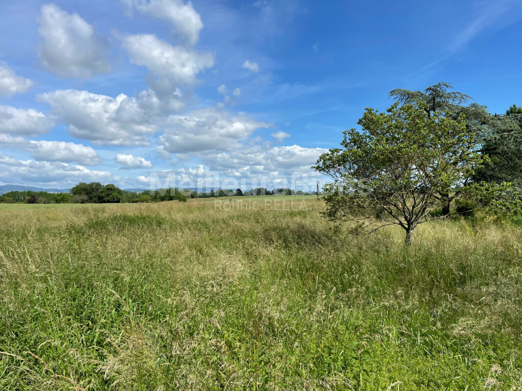 Terrain constructible de 3200m²