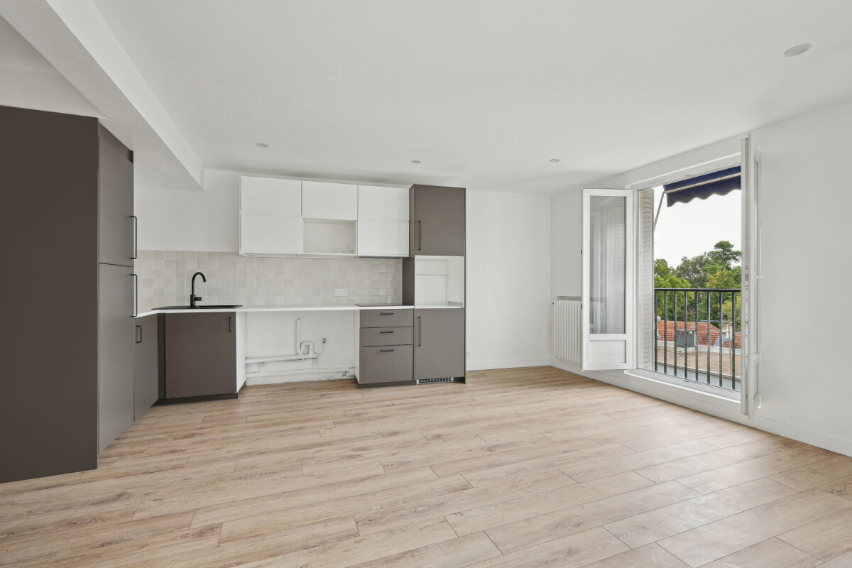 Clamart Centre proche Parc Maison Blanche - Appartement dernier étage T3 de 63 m² entièrement rénové avec cave.