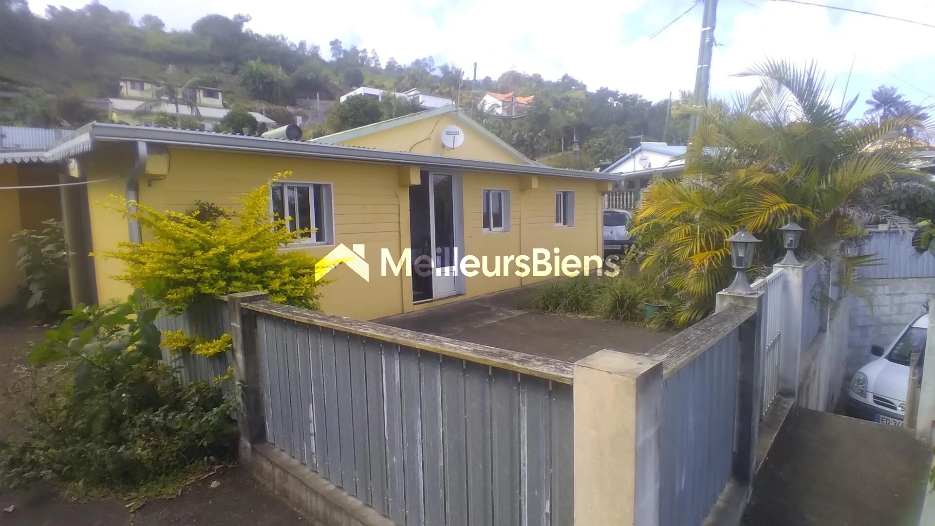 Maison F5 (120m²) sur terrain de 920 m². Cap Camélias SAINT LEU. 225 000 €