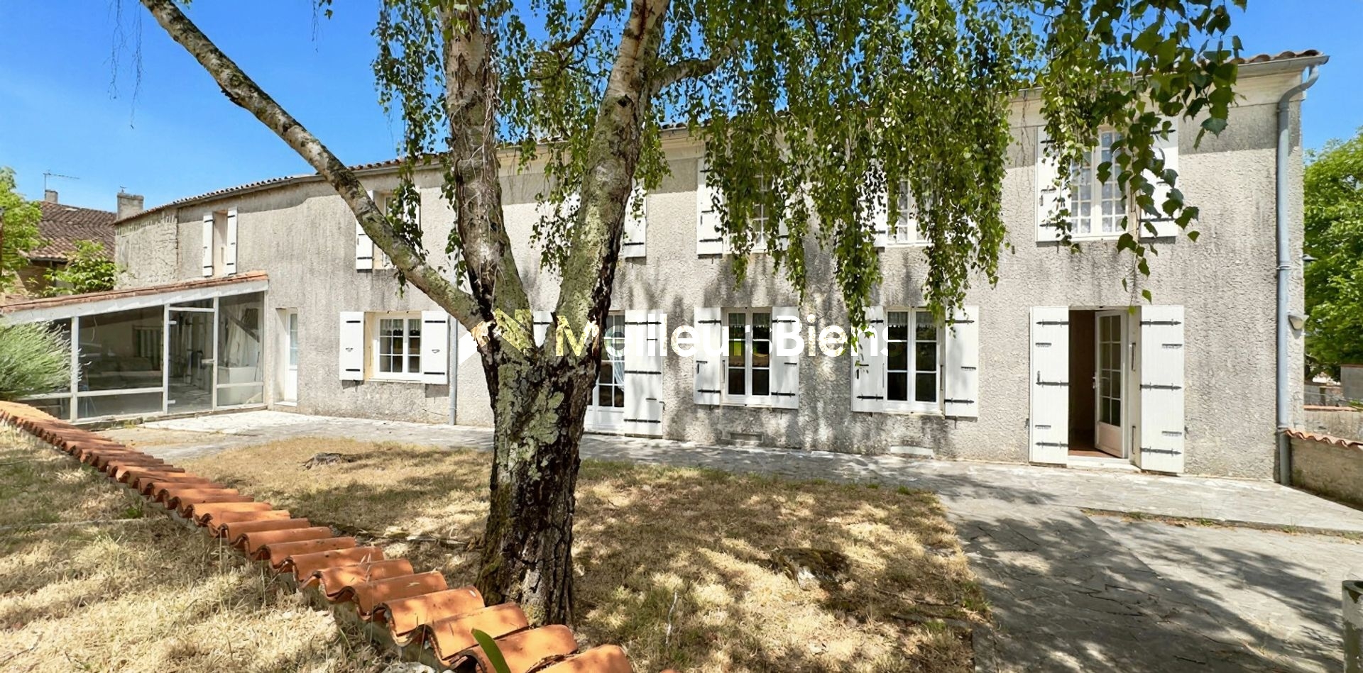 CHARMANTE LONGÈRE SITUÉE AU CALME