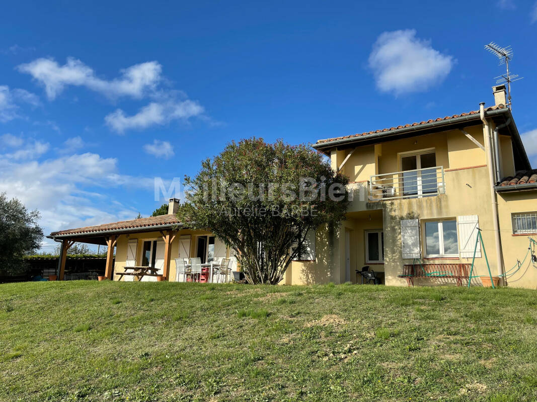 Exclusivité : Maison d'architecte de type T4 avec vue Pyrénées